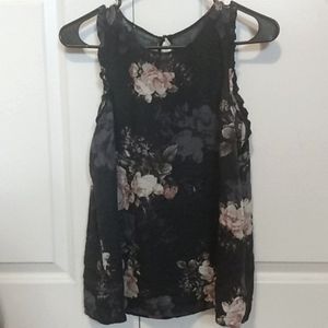 Medium women's sleeveless shirt